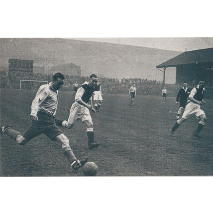Postcard Sir Stanley Matthews RAF Team 1943 Football - Nostalgia
