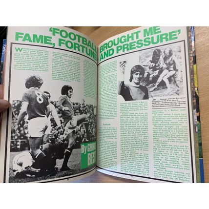 1973 "SHOOT ANNUAL 1974" GEORGE BEST UK FOOTBALL SOCCER ANNUAL HB BOOK (P4)