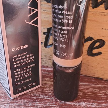 CC Cream - Light to Medium Cover Cream Sunscreen SFP 15 - Mary Kay