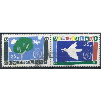 International Peace Year: Se-tenant - New Zealand 1986 - F H - SG 1393/4
