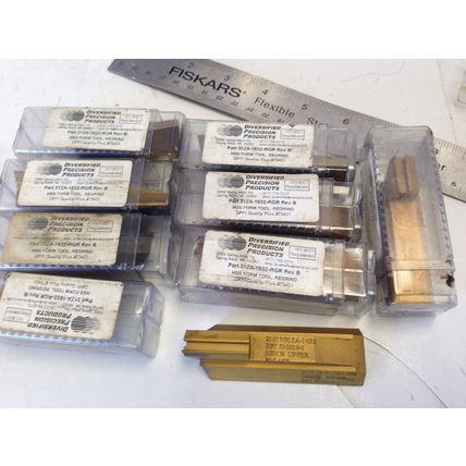 new DIVERSIFIED 21017/31za-1632,est 510019-1 LATHE HSS 31ZA-1632-RGR Insert,FL