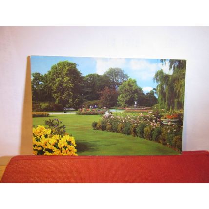 KEW GARDENS, LONDON .. unused postcard Colourmaster =