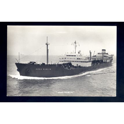 TA0915 - ESSO Oil Tanker - Esso Dublin - built 1960 - postcard