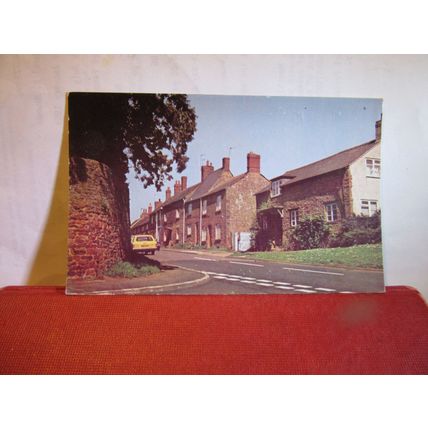 ST. THOMAS STREET, DEDDINGTON, OXFORDSHIRE used postcard by D.V.P. 1976 pm =