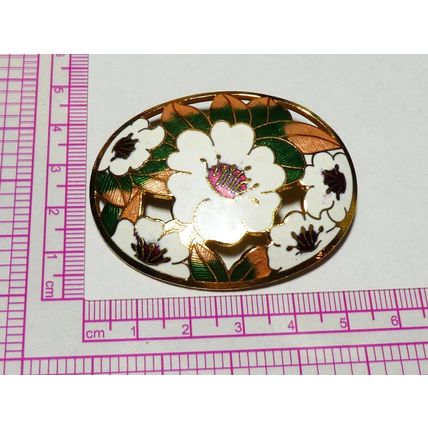 VINTAGE 1990 Large Goldtone Oval White/Green/Pink Champleve Enamel Floral BROOCH