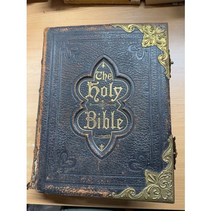 c1880s HEAVY ANTIQUE FAMILY HOLY BIBLE 5.7kg BOOK & BRASS CLASPS (EV9)