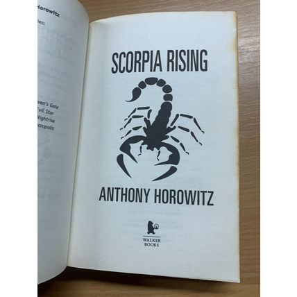 2011 ANTHONY HOROWITZ "SCORPIA RISING" FICTION PAPERBACK BOOK (P3)