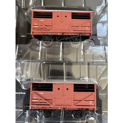 Pair of Oxford Rail 10 Ton Cattle Wagons Bauxite OR76CAT001 &OR76CAT001B, BNIB