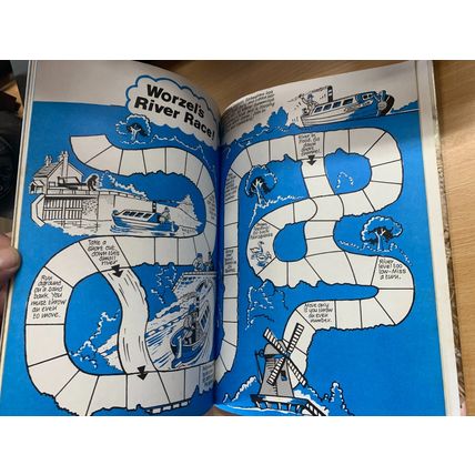 1981 WORZEL GUMMIDGE ANNUAL ILLUSTRATED VINTAGE ANNUAL HARDBACK BOOK (P3)