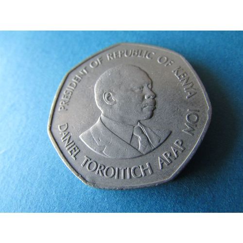 1985 REPUBLIC OF KENYA FIVE SHILLINGS - COIN - 3 FREE POST. T