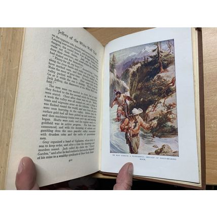 ANTIQUE "JEFFREY OF THE WHITE WOLF TRAIL" WESTERN COWBOY FICTION BOOK (P4)