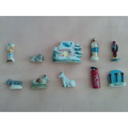 10 FEVES DIVERS EN PORCELAINE - REF 2