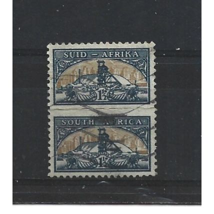 SouthAfrica.SG124 1 1/2d Gold Mine Pair.Fine Used.Aug25a