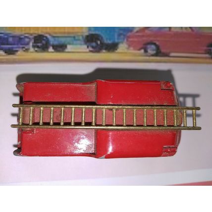 Matchbox - No9 Fire Truck - new copy box
