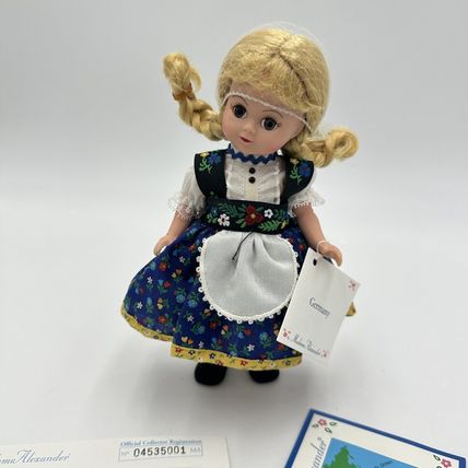 Madame Alexander 8in Doll with Papers and Original Box #25800 Germany