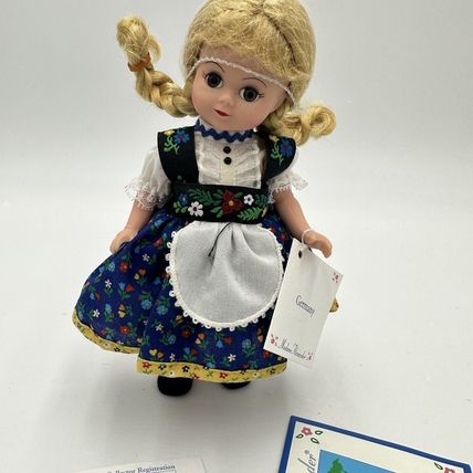 Madame Alexander 8in Doll with Papers and Original Box #25800 Germany