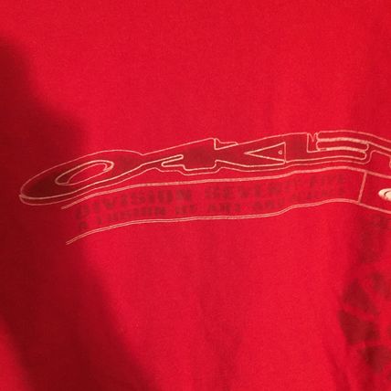 Preowned Oakley Men's Medium Red T-Shirt (Wears a Little Small)
