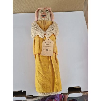 VINTAGE 1940's "GIGGLING GERTIE" DUSTER DOLL