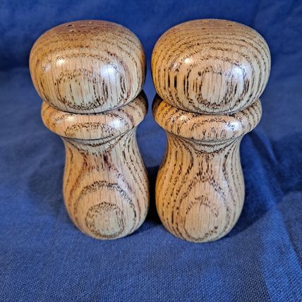 OAK WOOD SALT & PEPPER SHAKERS Set Wooden