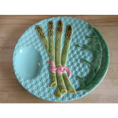 Bordallo Pinneiro Pottery Portuguese Majolica Asparagus Plate