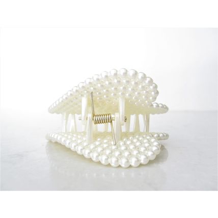 White acrylic heart hair claw clip with faux pearls for fine thin hair