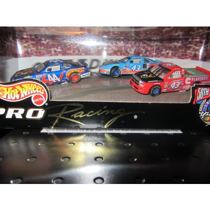 Hot Wheels NFL Players Inc Petty Set