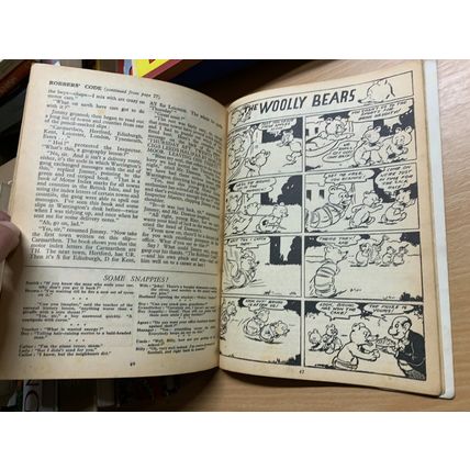 1949 "CHIEF ANNUAL" CHILDRENS FICTION ILLUSTRATED THIN HARDBACK BOOK (LL)