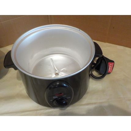 Individual Slow Cooker by Huntly Worldwide - NEVER USED