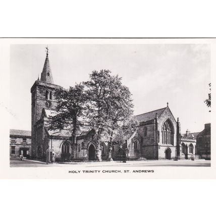 EC51 STANDREWS - HOLY TRINITY CHURCH. RP POSTCARD.