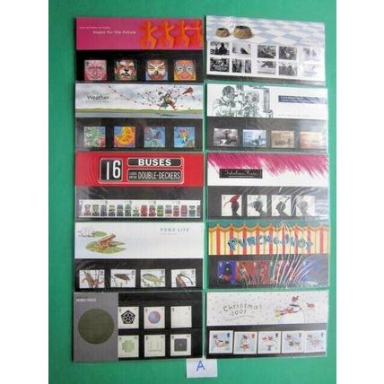 2001 A YEAR SET OF TEN COMMEMORATIVE PRESENTATION PACKS. ( A ). #01827