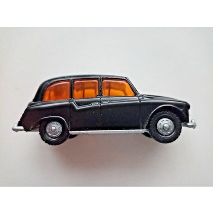 Circa 1984 Vintage Diecast LONE STAR London Taxi in Box. Model 1247.