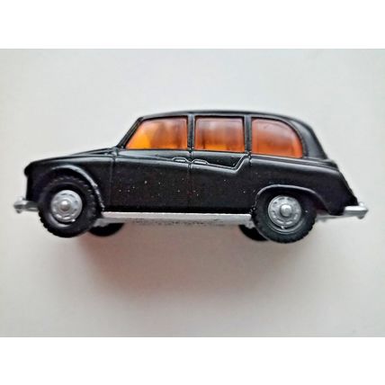 Circa 1984 Vintage Diecast LONE STAR London Taxi in Box. Model 1247.