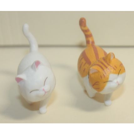 Lot of 2 Mini Cat PVC Figures