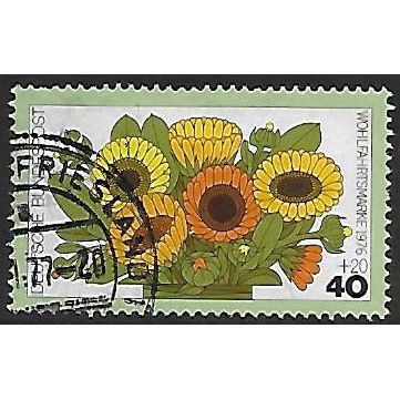 SG 1797: 40 pf. + 20 pf. multicoloured Humanitarian Relief Funds: Garden Flowers