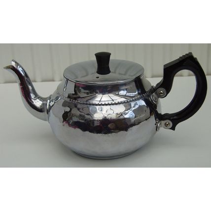 Vintage SONA CHROME Teapot J528 by NCJ Ltd. Stratford-on-Avon England