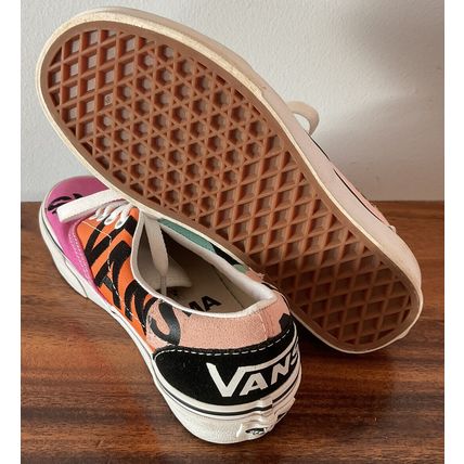 Beautiful MOMA X VANS US5 Sneakers Very Rare!