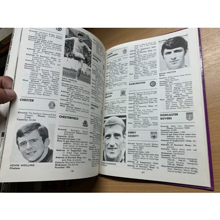 1969 "FOOTBALL STAR PARADE 1969-1970" RON YEATS UK FOOTBALL HARDBACK BOOK (P4)