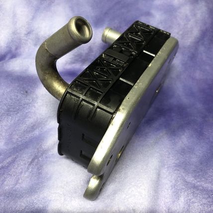 Volvo S60R V70R C70 S70 S80 XC70 XC90 Engine Oil Cooler Genuine OEM S60 V70