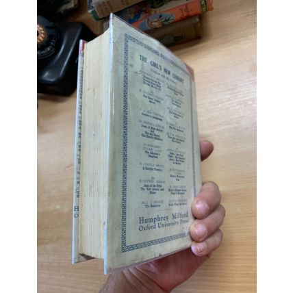 RARE* 1933 NANCY HAYES "PEG RUNS AWAY TO SCHOOL" FICTION HARDBACK BOOK (P4)