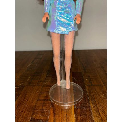 Used VTG 1998 Blonde Barbie W/ Fashion Avenue Boutique Iridescent Blue #18126