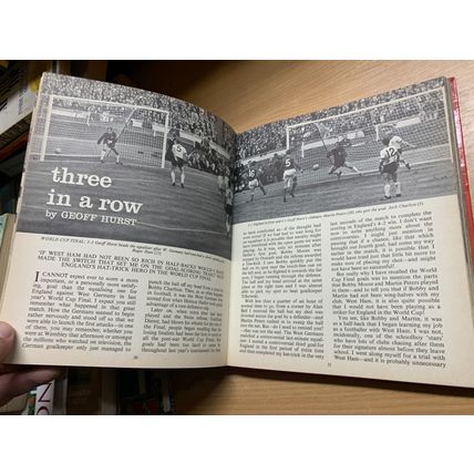 1967 "THE ALL STARS FOOTBALL BOOK No.7" UK SOCCER ANNUAL HARDBACK BOOK (P4)