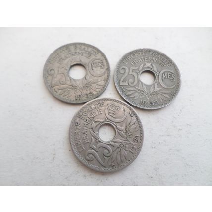 France - 3 differently dated - 25 centime coins - Dated 1931/1932/1933