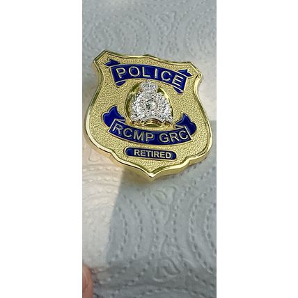 Royal Canadian Mounted Police Wallet Badge "RETIRED"