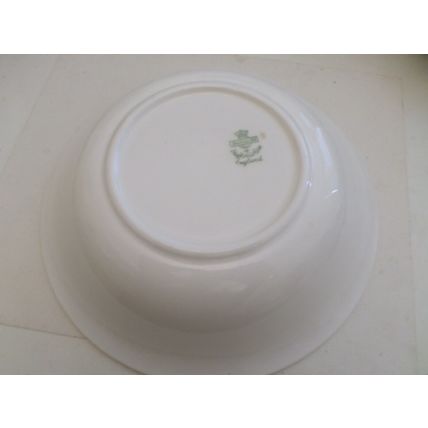 Barratt`s - Staffordshire - 9 inch (23cm) Bowl - Floral - Gold rim