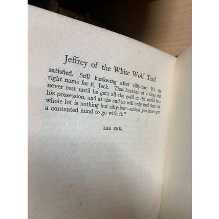 ANTIQUE "JEFFREY OF THE WHITE WOLF TRAIL" WESTERN COWBOY FICTION BOOK (P4)