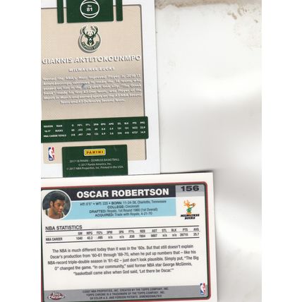 GIANNIS ANTETOKOUNMPO & OSCAR ROBERTSON AUTO 2017/07 MILWAUKEE BUCKS CHAMPIONS