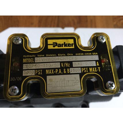 NEW PARKER D61VW011C1NYCF5,D1VHW004CNYCF5 HYDRAULIC VALVE,BR