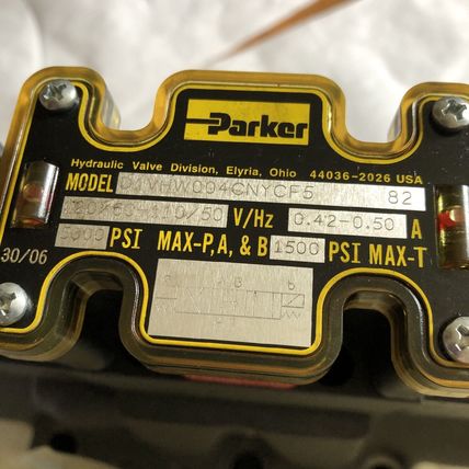 NEW PARKER D61VW011C1NYCF5,D1VHW004CNYCF5 HYDRAULIC VALVE,BR