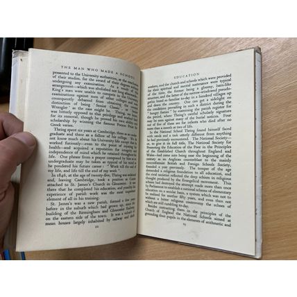 1946 1ST EDITION "THE MAN WHO MADE A SCHOOL" GEOFFREY HOYLAND HARDBACK BOOK (P2)