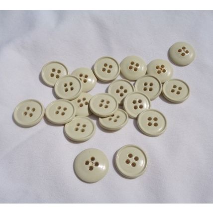 i20 Taupe Resin Buttons 15mm 20 Pieces 7/16 Inch
